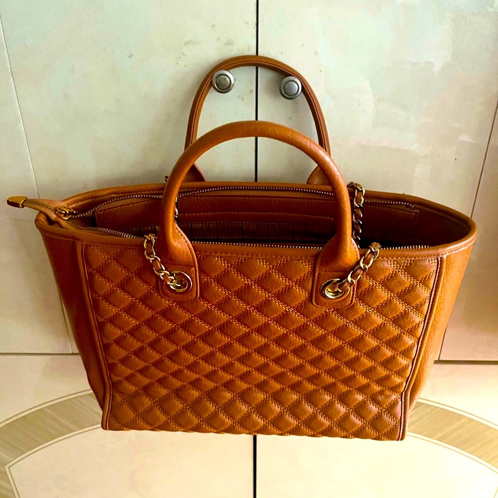 Brand new stunning foreign designed 5 pockets brown elegant Leather han… - Picture 4 of 12